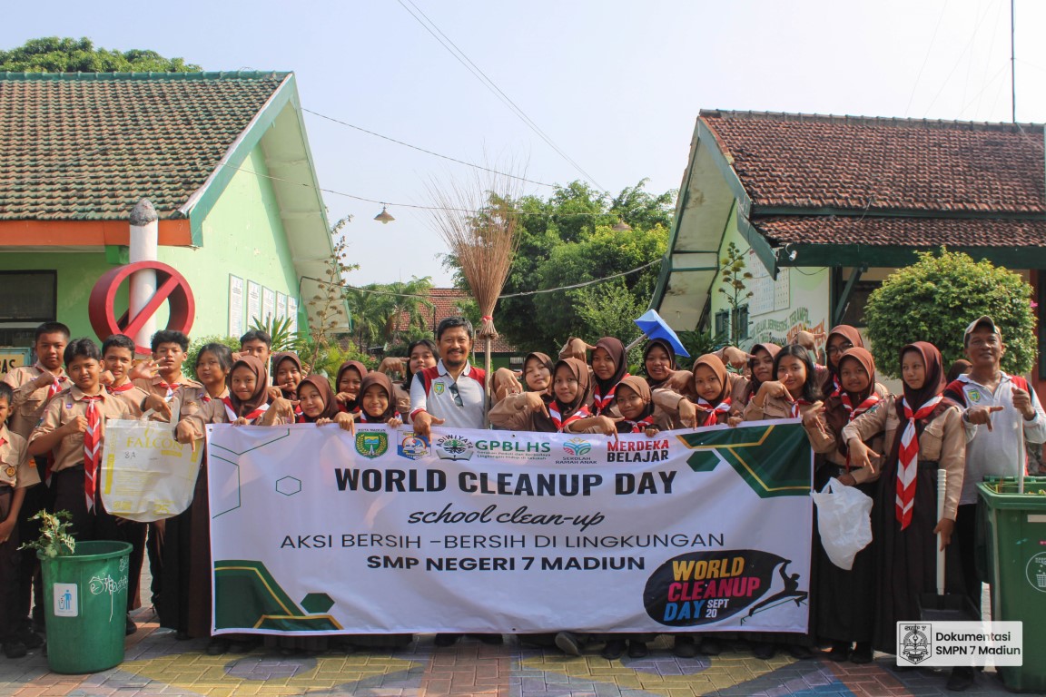 World Cleanup Day (WDC) 2024 SMP Negeri 7 Madiun