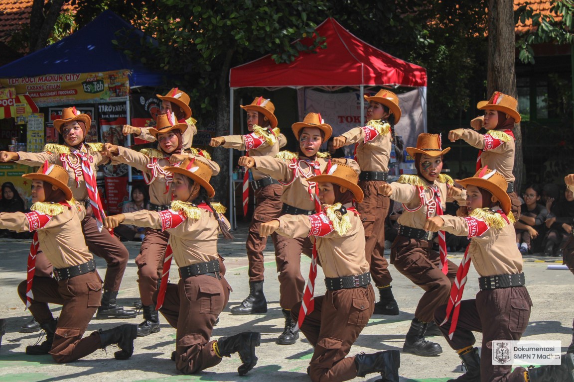 Pramuka SMP Negeri 7 Madiun memperoleh Juara Harapan II dalam Lomba Baris Berbaris Paskaraksa Vol. 2 SMAN 4 Madiun