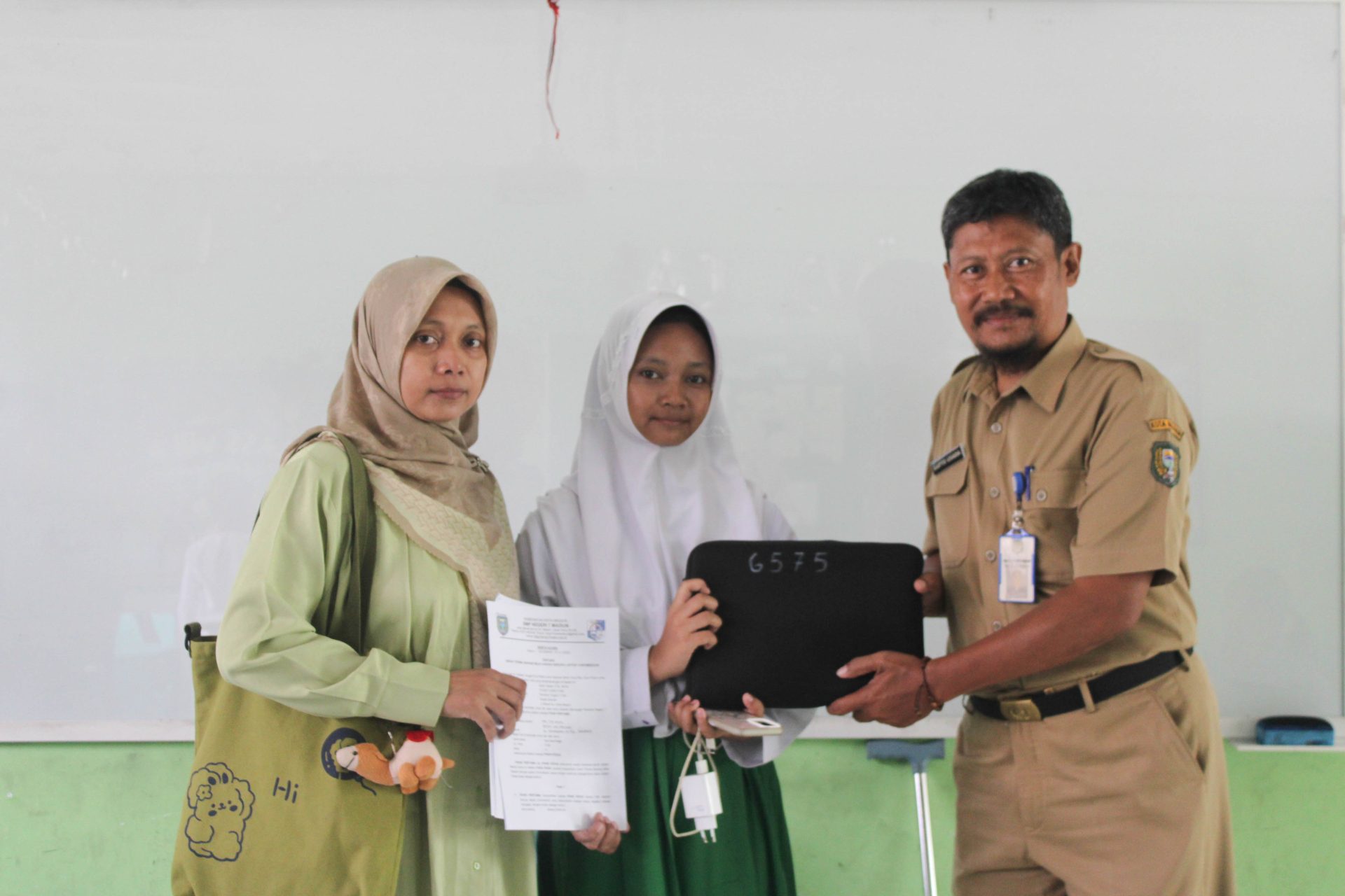 Penyerahan Pinjam Pakai Chromebook 2025